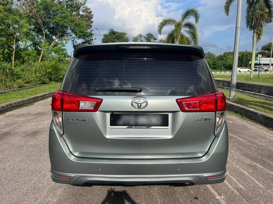 Toyota Innova comfort MPV photo 5