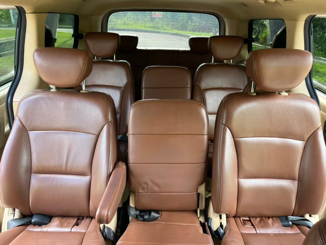 Hyundai Starex large MPV photo 2